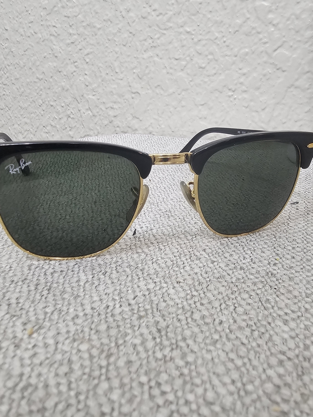 Ray-Ban Clubmaster RB3016 W0365 Black Gold Green Sunglasses 49mmClassic